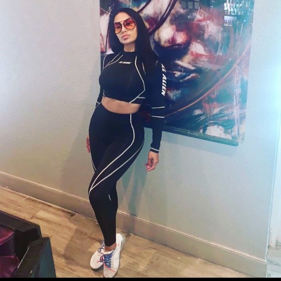 Kliou Pants - Two piece black stretchy workout/fitness outfit